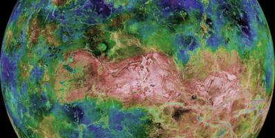 Plate tectonics thanks to plumes?