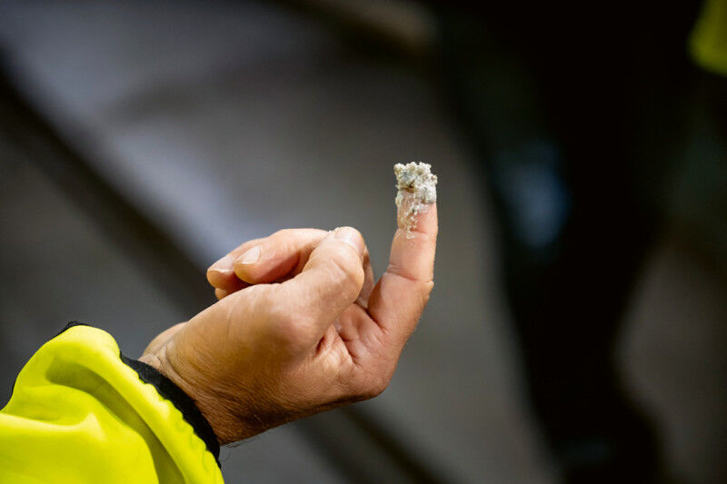 Gouge - a sludge of finely ground rock and water - indicates activity along the