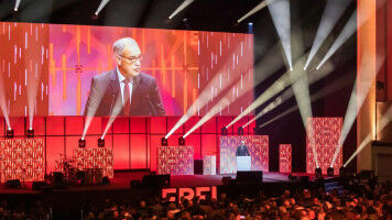 L'EPFL d�cerne 1179 dipl�mes de Master