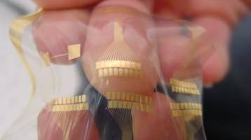 Stéphanie Lacour receives the Zonta award.