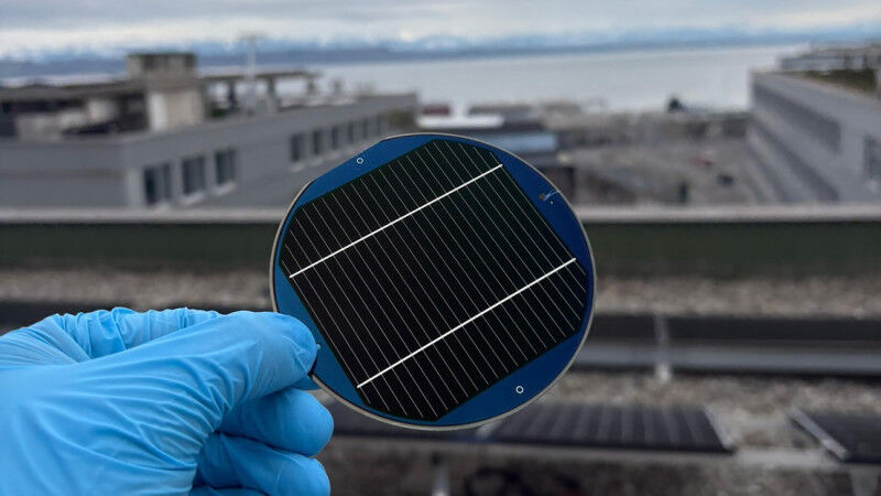 Materials Science - The triple-junction solar cell (54 cm2). © Kerem Artuk Materials Science