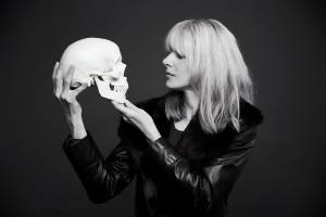 Renommierte Philosophin Rebekka Reinhard spricht zu Macht und Mut