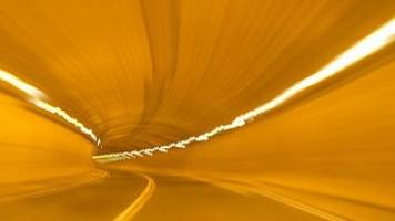 The impending revolution of low-power quantum computers