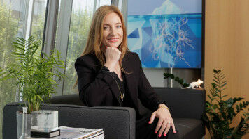 Tracking behaviour to understand the brain