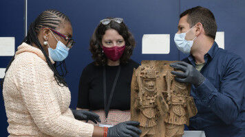 L UZH restituisce alla Nigeria i bronzi del Benin del Museo Etnologico - UZH L UZH restituisce alla Nigeria i bronzi del Benin del Museo Etnologico