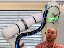 Weltweit erster Einsatz eines Laser-Knochenschneid-Roboters